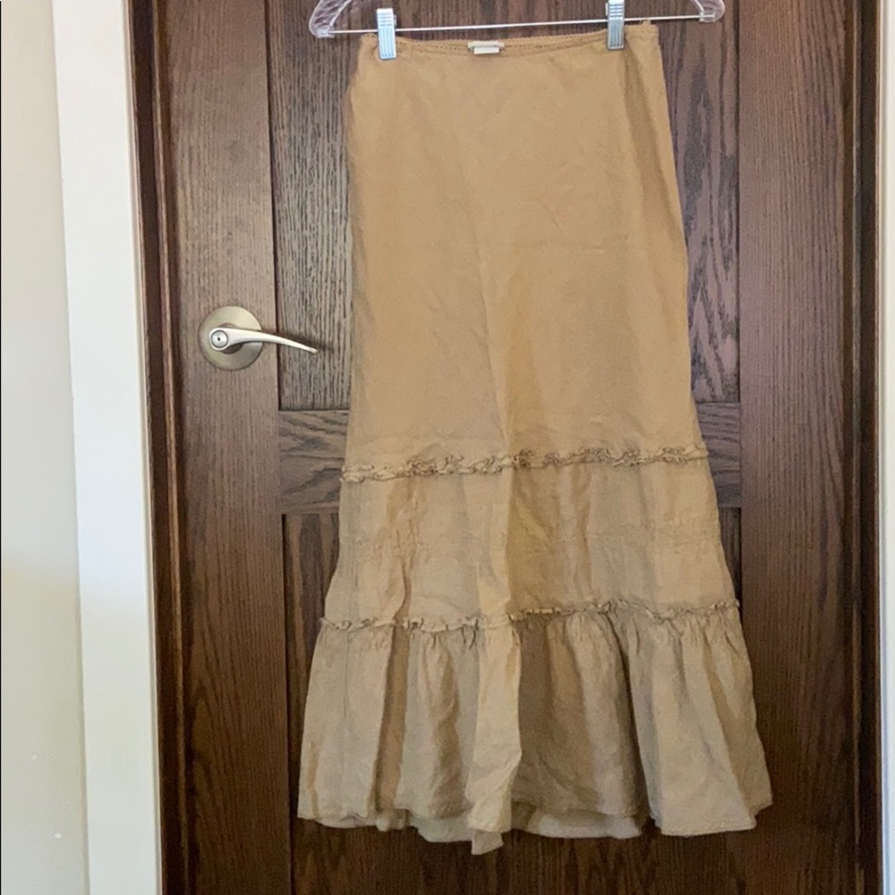 Cute tan skirt